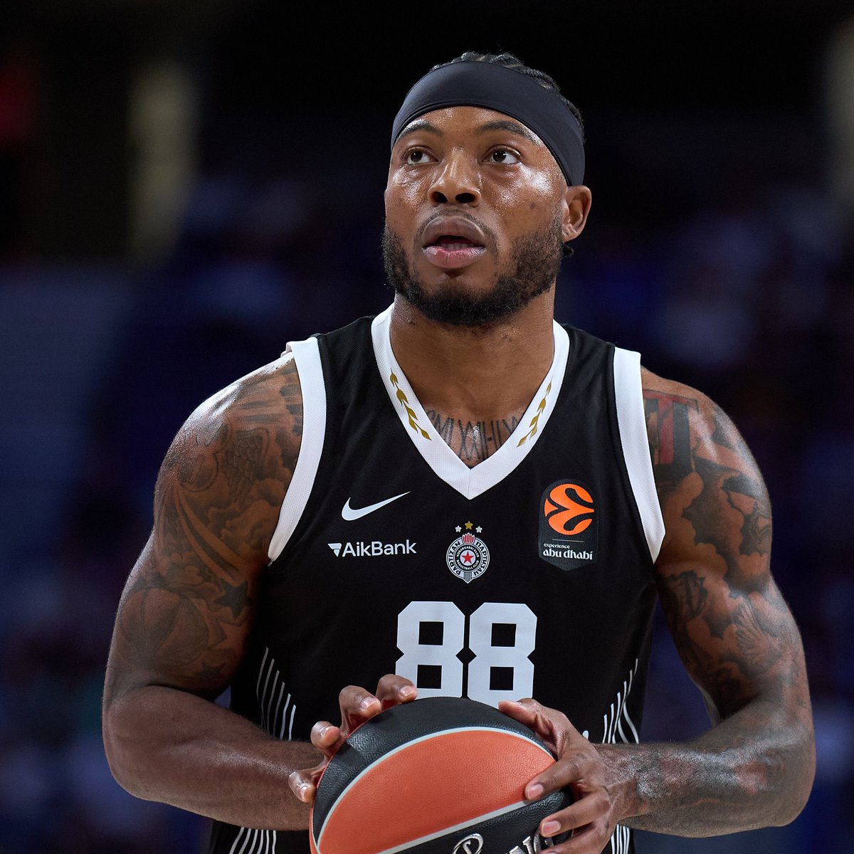 🚨👀Some EuroLeague teams are interested in Tyrique Jones. One of these is Dubai, very active in the market.
As anticipated by <a href="/TheShot71/">Sh⭕t Vetakis</a>, Partizan asks for a buyout.

➡️January 5th is the deadline to sign players who were already in EuroLeague!

#EuroLeague #KKPartizan #Dubai