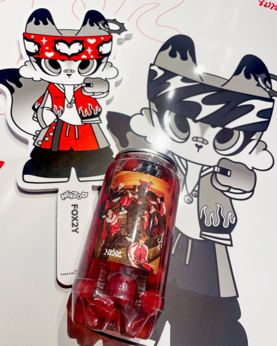 【#NEXZ × TOWER RECORDS CAFE】
The 3rd Mini Album『Beat-Boxer』リリース記念コラボ好評開催中！
コラボデザインのカップとテイクアウトボトルはお持ち帰り可能！しっかりした素材でペン立てや小物入れにも✨
ぜひご利用ください！

特設HP🥊tower.jp/article/news/2…

#Beat_Boxer #NEXZ_Beat_Boxer