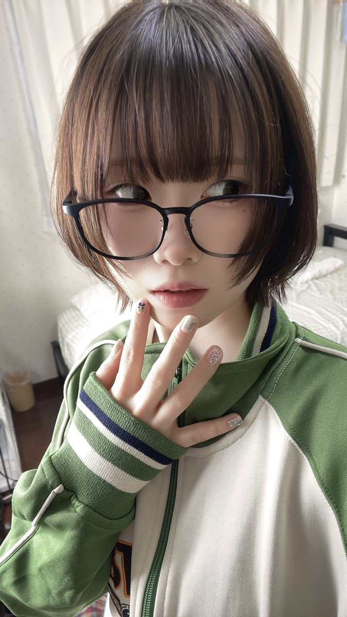 mineralx_x's tweet photo. 2025ベストバイ
・くまちゃんブラウニーのお財布
・Ocaiのスニーカー
・FILAのメガネ
・たくさんのキーホルダーたち https://t.co/5ecBGDpzZk