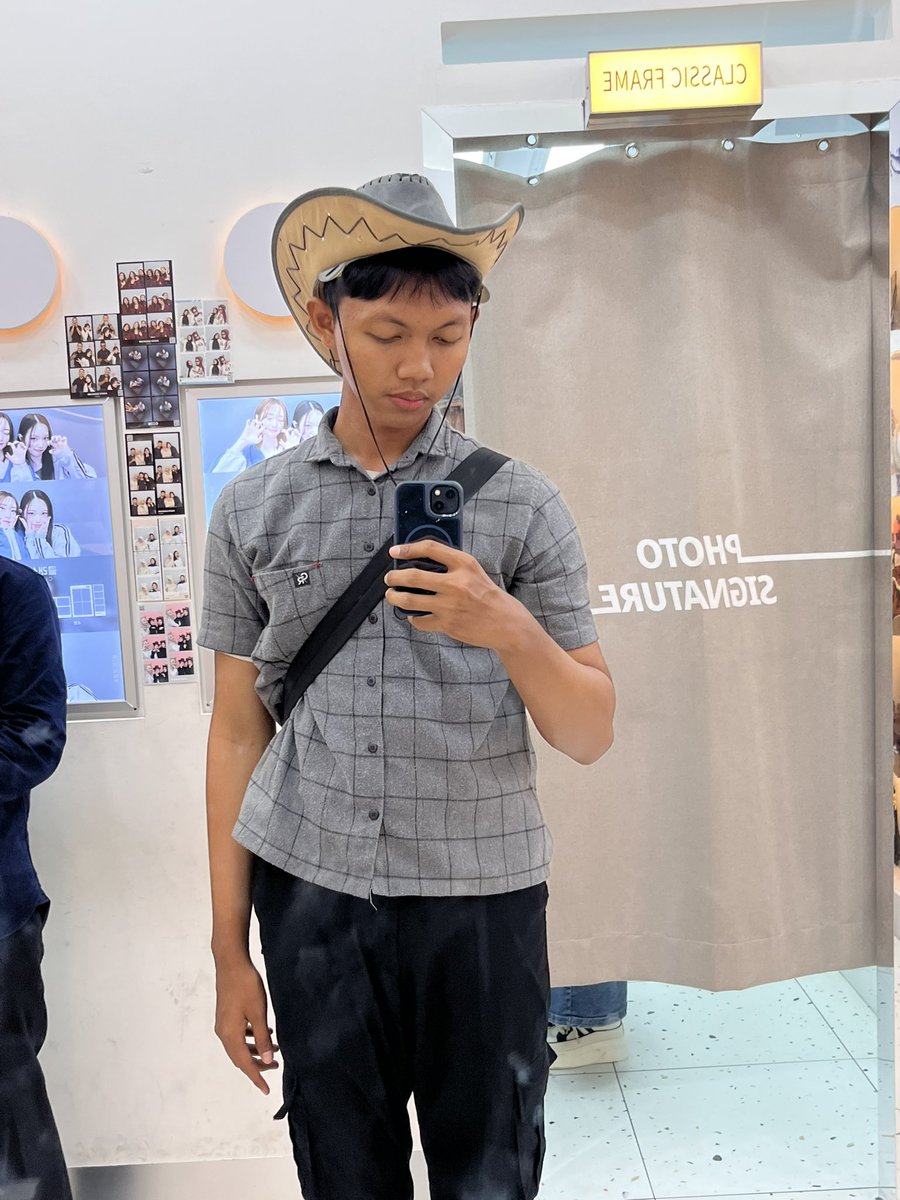 apnormalize's tweet image. Photoshit