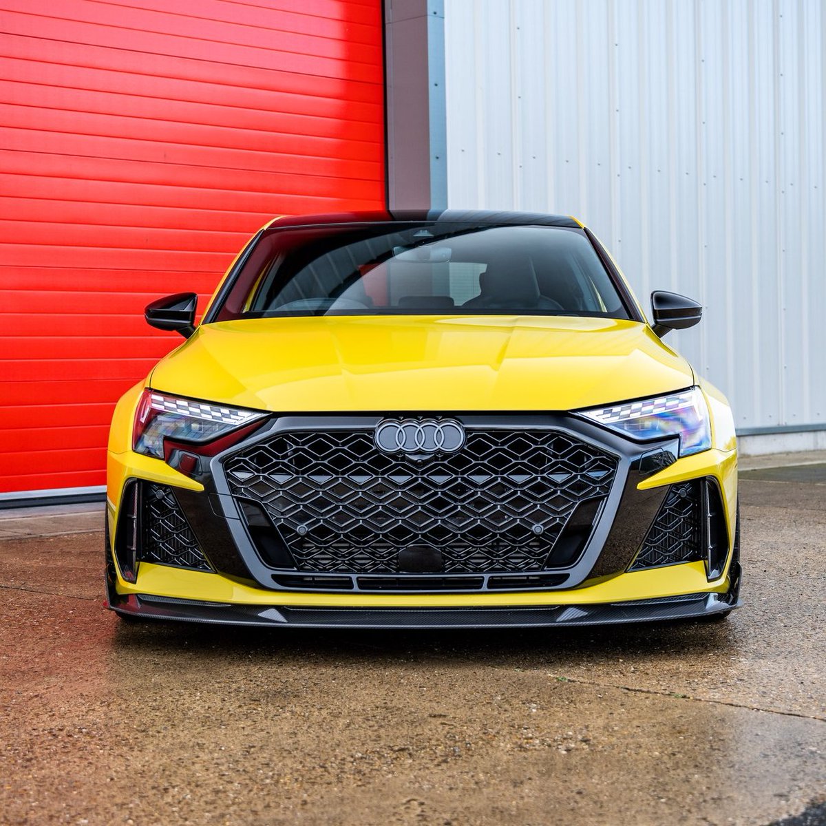 autochat360's tweet photo. Beautiful AUDI RS3🔥🔥 https://t.co/T0IUzcQ2rF