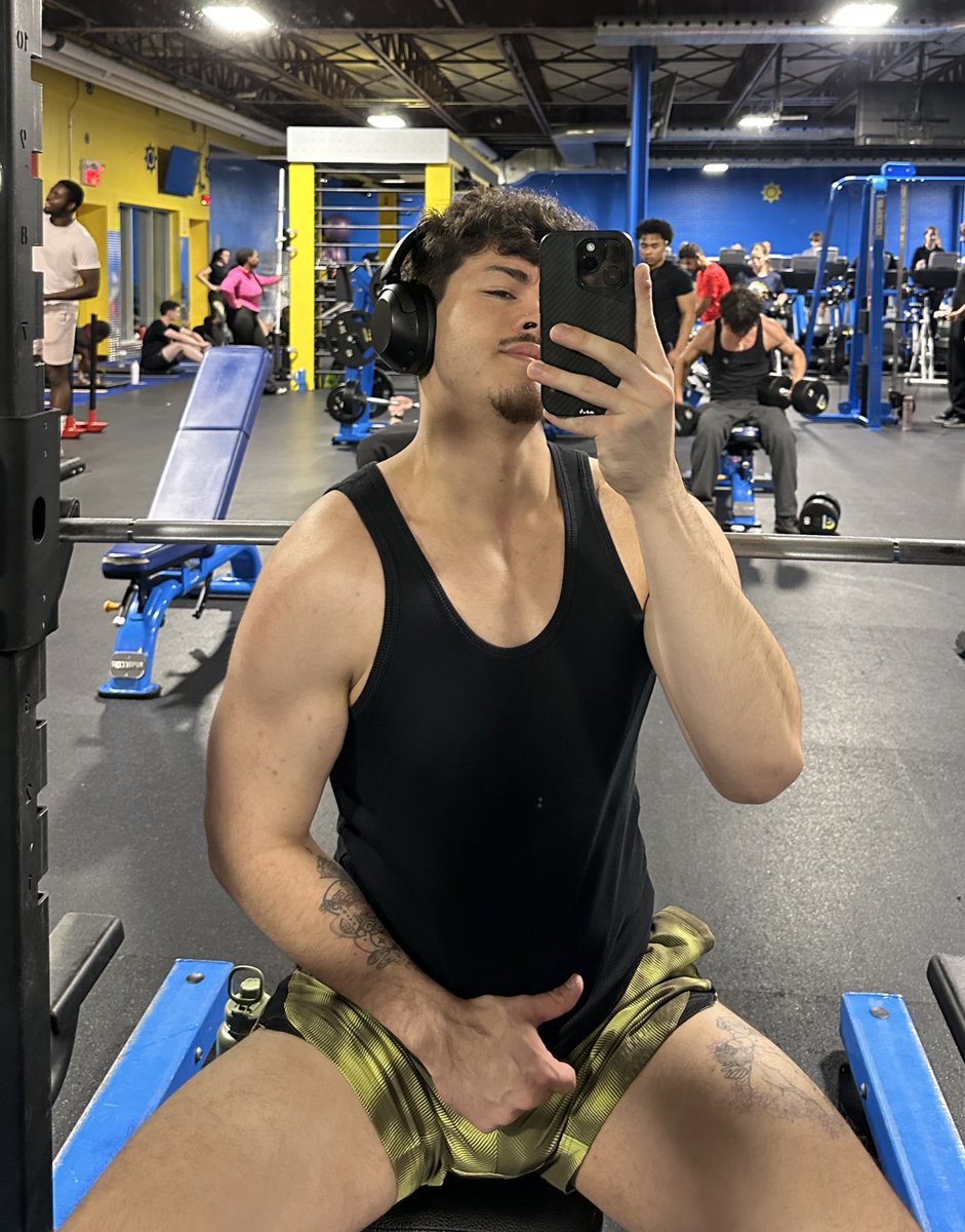 ethanjoseph69's tweet photo. 😙 https://t.co/6eGPB6cJwA