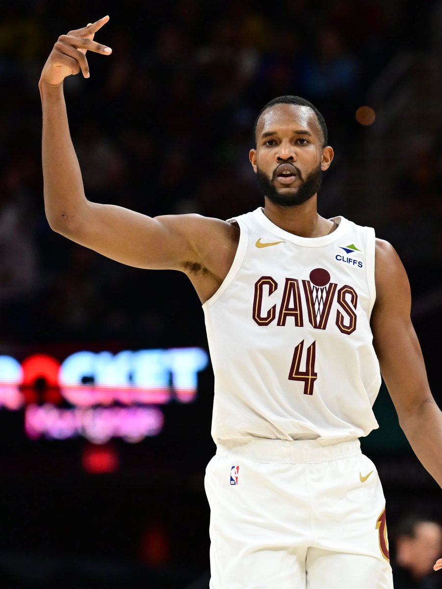 ScaryLocks's tweet image. NBA Play of the Day #2 
Evan Mobley O 16.5 PTS+AST
This is another line I love I was originally going to do his assist line but as of the time I am posting this it has been removed from some books. This line is just as good and I am just as confident in this ☢️ Over this 25/27 ☢️