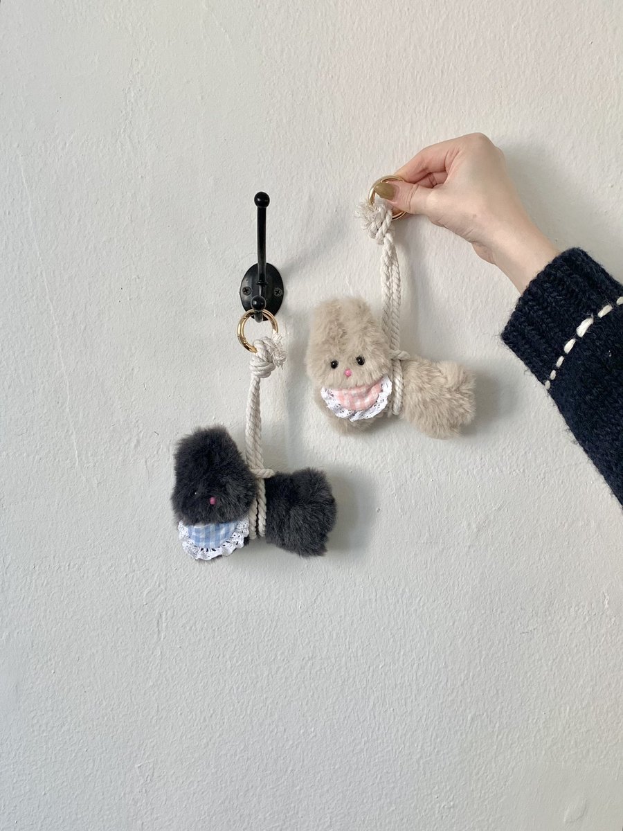 olivet_official's tweet image. #rt 추첨 두 분께 액막이 키링을 보내드려요!

모든 액운을 막아줘! 올톡이 액막이 키링 🐰

하반기 내내 준비한 액막이 키링이 카카오 선물하기에서 단독 선오픈 되었습니다! 
구매해주시는 모든 분께 행운이 가득하도록 정성스럽게 제작하였습니다 🤍

🔗 kko.to/izy_ZIS7_1