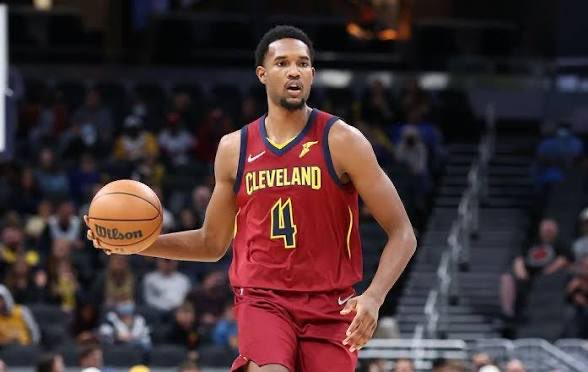 MasterLockz's tweet image. Evan Mobley — Over 2.5 Assists (-138)
Cavaliers @ Spurs | 8:10 PM ET
• Season Avg AST: 4.0
• Hit Rates:
– 2025: 85%
– H2H: 100%
– L5: 100%
– L10: 80%
• Minutes Context:
– Last game limited due to injury ramp
– Expected minutes bump back toward 30+
– 28+ Minutes →…