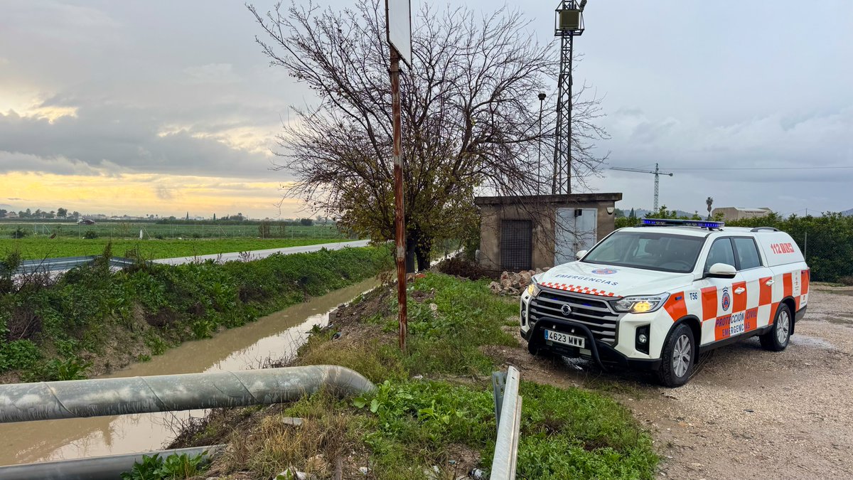 📍Azarbe del Merancho - 09:00

Azarbe del Merancho a su salida del término municipal de Murcia, entre las pedanías de Cobatillas y El Raal.

Bajada considerable respecto a la jornada de ayer ✅.