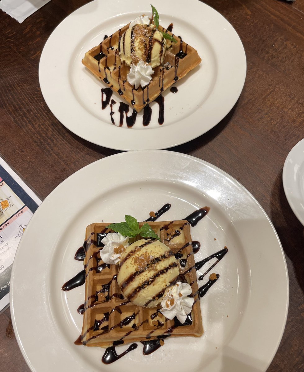 yYNNHVYaO4NuewD's tweet image. 先日はベルギーパビリオンのレストランを運営してた
Belgian Pub Antwerp Six (ベルジアンパブ アントワープ シックス)さんへ！

万博の時そのまんまの入れ物でポテトが食べれて感動🥹
万博の時に飲んだビールを飲みながら、あの時売り切れで食べれなかったワッフルをリベンジ出来て良かったー！！…