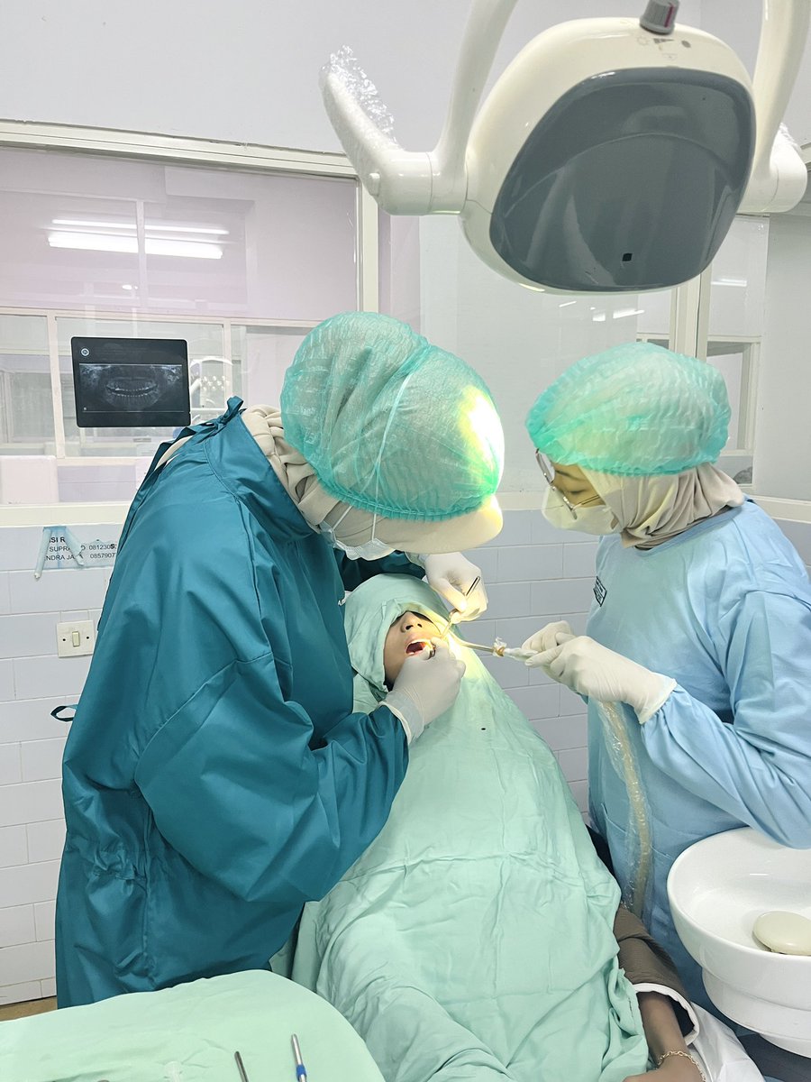 triharaan's tweet photo. hiii update cerita koas annis!! i have my first minor surgery OD🥹🫶🏻 https://t.co/4P10PxZKsc
