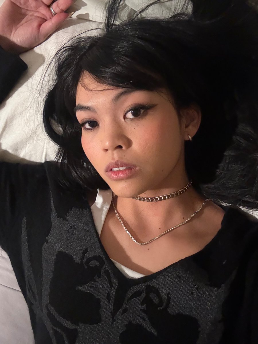 m0rikou's tweet photo. She walks into the club and immediately starts hitting an aggressive smeeze and thizzle. What you doin? https://t.co/fJTZXjC4lP