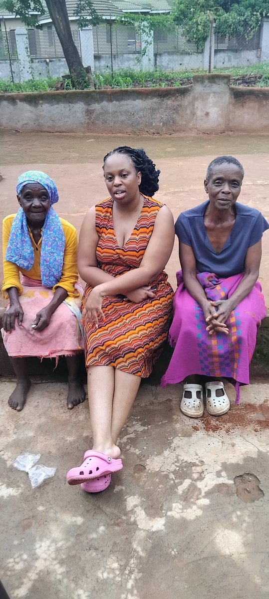 My Favorite picture of 2025.

My Grandmother
My Mother
My Wife

My Girls. ❤️❤️❤️