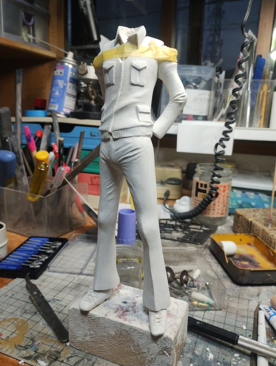 墓参りに風呂掃除。午後の模活は服の造形へ。袖のシワが上手にできないなあ。やりなおし。