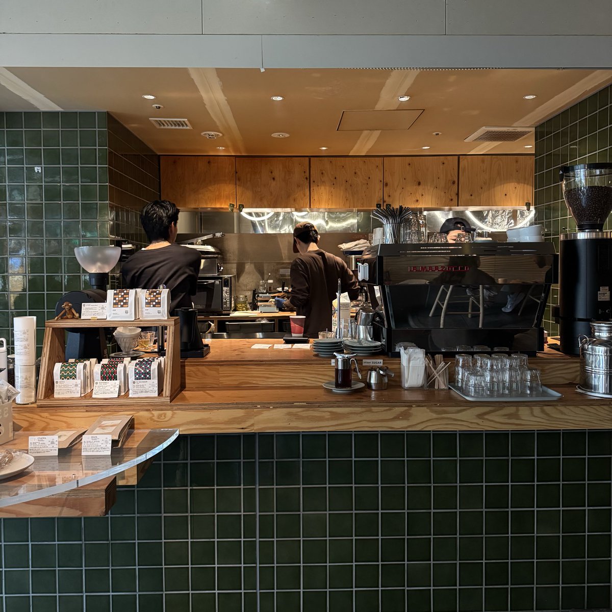 placestwogo's tweet image. 70 Places t(w)o Go in Tokyo
โพสต์ส่งท้ายปี รวบทุกร้านกินดื่มคาวหวาน มิวเซียม วัด ร้านหนังสือ ย่านต่างๆ ทั้งหมดที่ไปมาในทริปโตเกียวล่าสุด ฉบับ 2025! ไม่ได้ไปโตเกียวมาหลายปีเหมือนกัน คราวนี้กินแบบไม่ยั้ง แวะเยอะมากๆๆๆ กลับไปซ้ำร้านเดิมด้วย ลองร้านใหม่ก็เยอะ ส่วนใหญ่คืออร่อยหมดเลย…