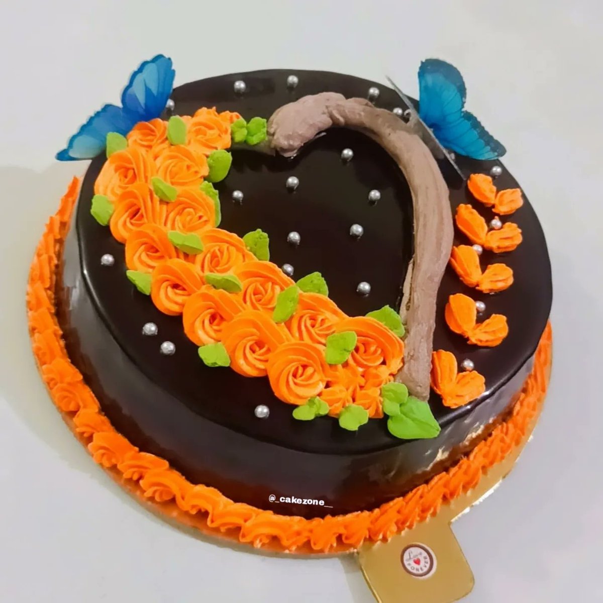 cakezone__'s tweet photo. 💯%Eggless Birthday Cakes🥰
All flavours are available 👍👍
Saharanpur 📍
We create colourful and delightful memories❤️
@_cakezone__

#saharanpur #cake #chocolatecake #birthdaycake https://t.co/3S4XlM0IQV