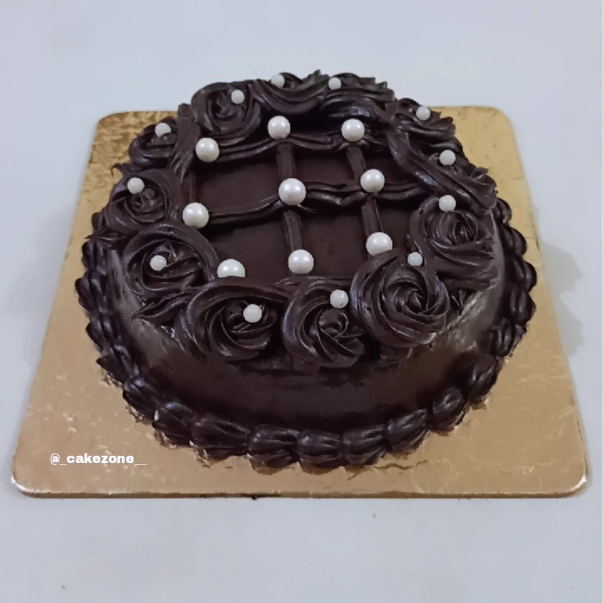 cakezone__'s tweet photo. 💯%Eggless Birthday Cakes🥰
All flavours are available 👍👍
Saharanpur 📍
We create colourful and delightful memories❤️
@_cakezone__

#saharanpur #cake #chocolatecake #birthdaycake https://t.co/3S4XlM0IQV