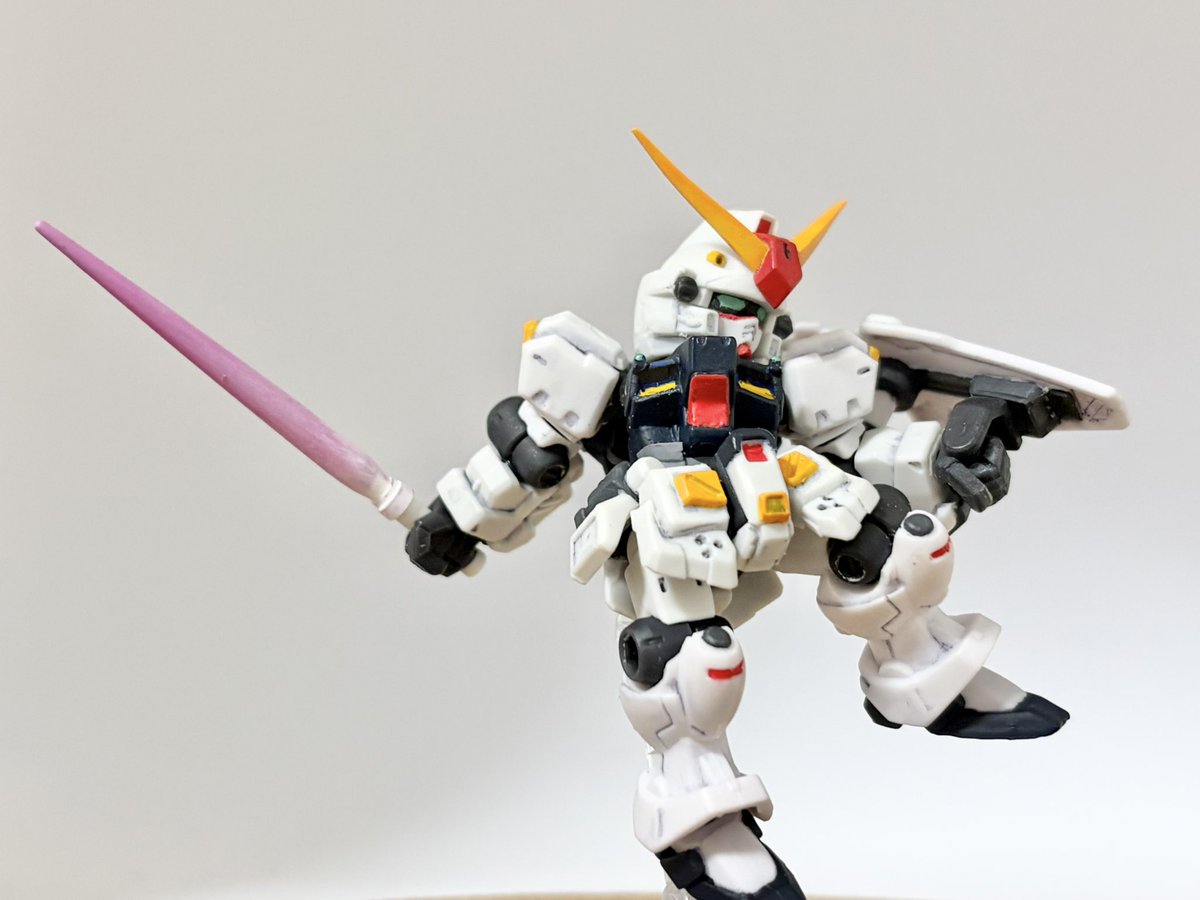 なぜかヘイズルっぽいティターンズカラーにリペイントしてみました