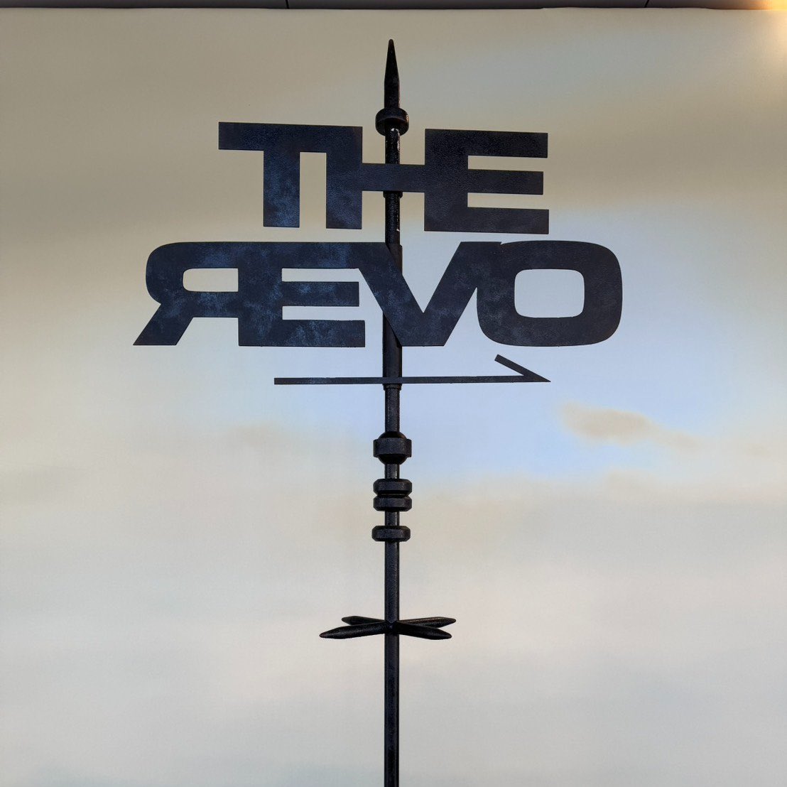 PUNK_BASS_NOISE's tweet photo. 今日はロマポル！THE OVER！
年末にLIVE見れるなんて幸せ…
セトリが全く予想出来なくて楽しみ！！ https://t.co/NdoCZ4QknZ