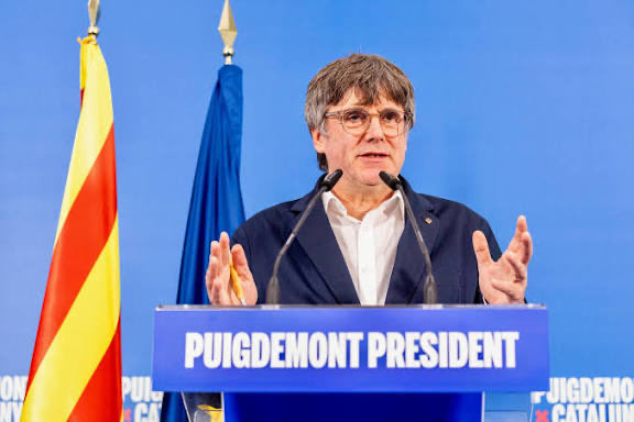 Per molts anys, President. Son ja 9 anys celebrant l’aniversari a l’exili. Esperem tenir-te de tornada a casa molt aviat.
Una abraçada ben forta!