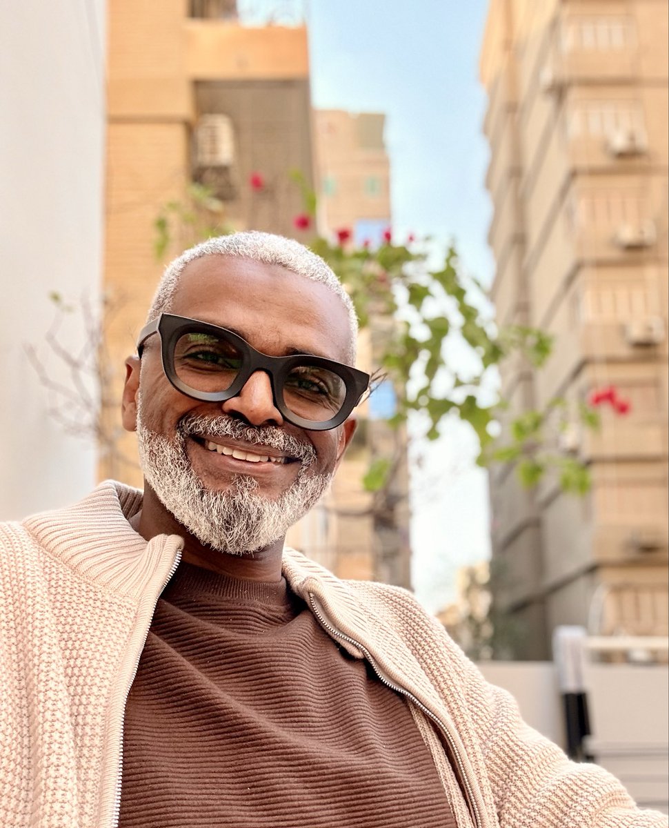 سنه ٢٠٢٥ 

سنه ما استسلمت فيها ابداً.

تقدمت شويه فيها حتى لو ما قدر ما عايز او بسرعة ابطأ كثير من ما كان نفسي أتقدم.

سنه ما صرفت فيها طاقتي على حقد او حسد.
 
سنه ساعدت فيها قدر قدرتي.

سنه ربنا قدرني اني أساهم فيها في تعليم و نصح حتى لو القليل من الناس. 

سنه فقدت ناس و كسبت