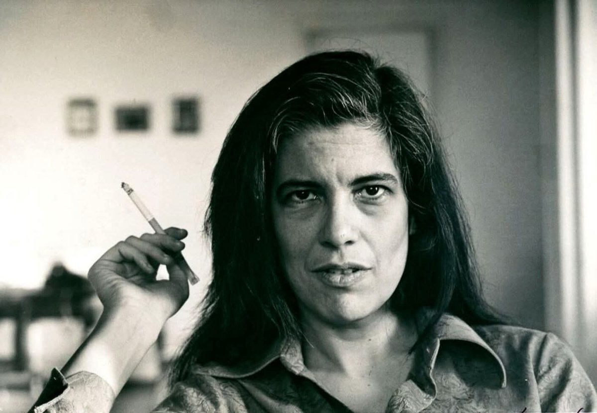 ManuelGarciaOri's tweet image. "Haz cosas. Mantente concentrado, curioso. No esperes el empujón de la inspiración ni el beso de la sociedad en la frente. Presta atención. Se trata de prestar atención. La atención es vitalidad. Te conecta con los demás. Te llena de entusiasmo". Susan Sontag