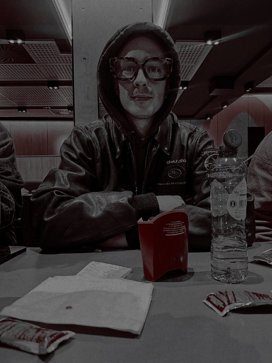 vaguesolitaire's tweet image. 