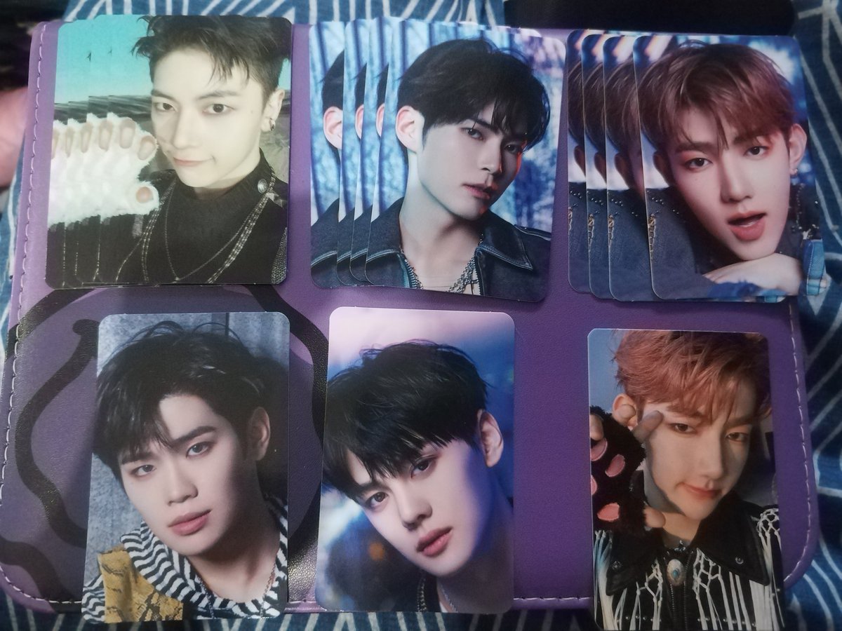 Wts lfb
Zero base one trading card
50 each