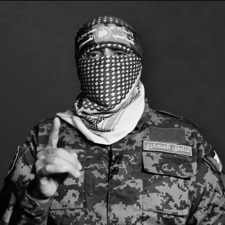 numanmazlan's tweet image. Akhirnya kami boleh sebarkan berita kesyahidanmu wahai jurucakap ummah. Berbahagialah dengan janjimu yang telah dikotakan, kemenangan atau kesyahidan.

Semoga Allah merahmatimu al-Syahid Huzaifah Samir al-Kahlout, Abu Ubaidah.