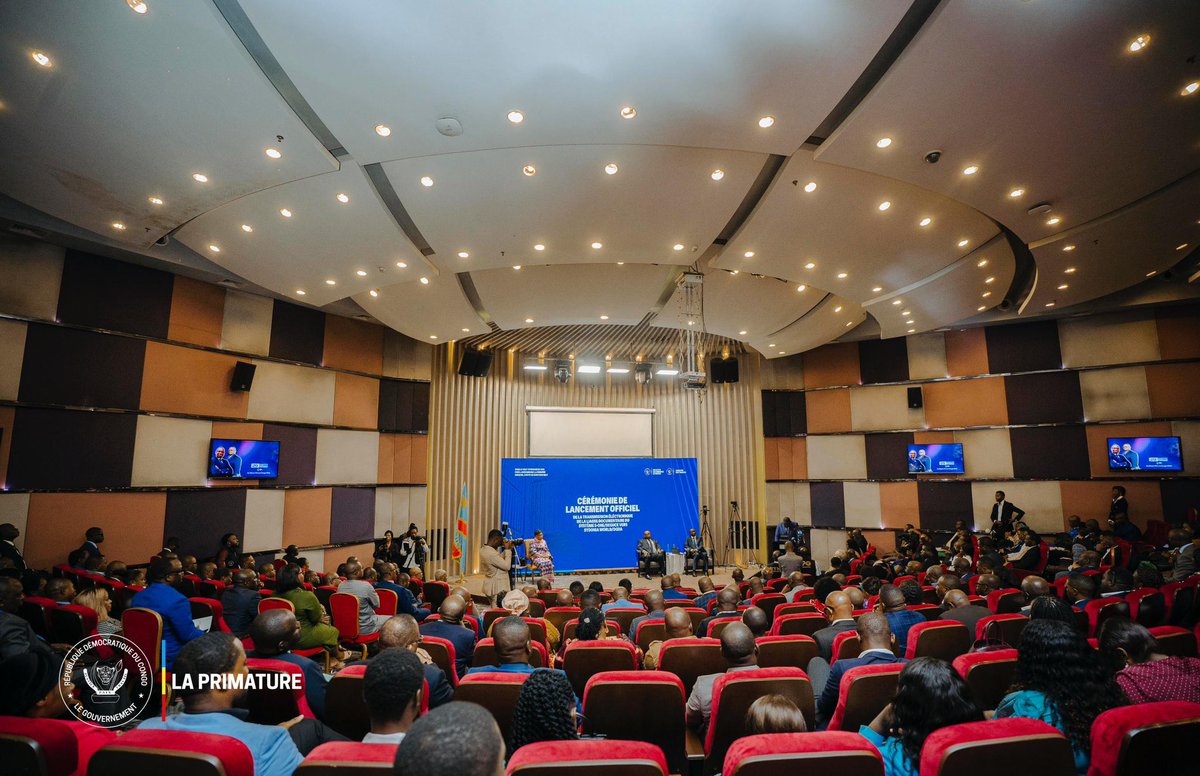 PrimatureRDC's tweet image. #CommerceExtérieur  #Digitalisation
29 décembre 2025 | La Première Ministre, Cheffe du Gouvernement, Judith Suminwa Tuluka, a lancé la transmission électronique de la liasse documentaire du commerce extérieur, permettant l’échange numérique et automatique des documents entre le