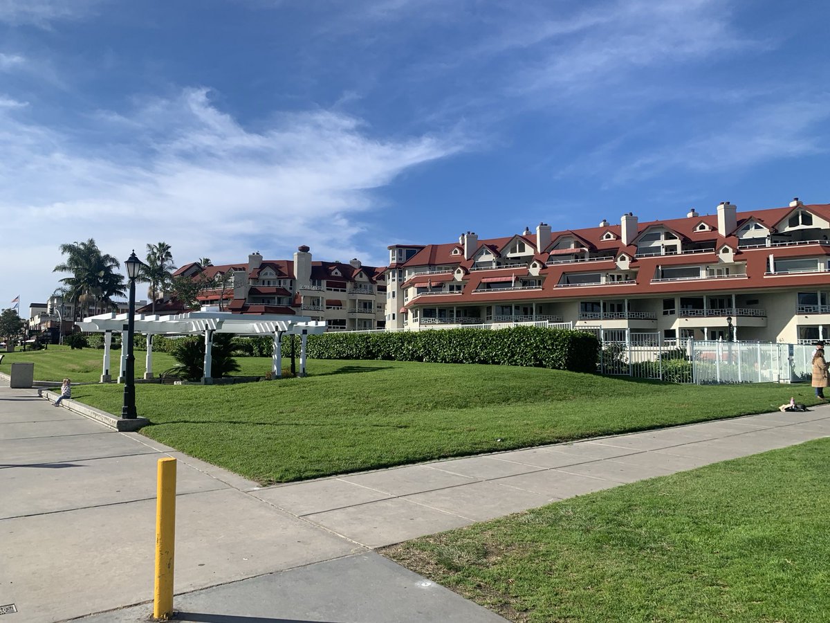 I visited Coronado Island in San Diego yesterday. People here were bike riding and eating brunch and taking photos wearing their Sunday best, and woah, there’s gonna be a #NASCAR race here in six months?