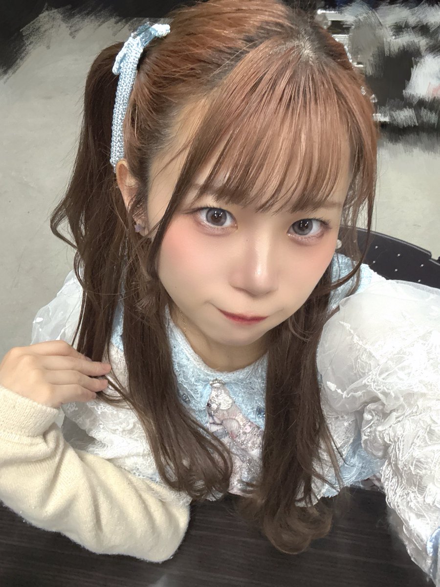 こぱぽよ こんにちお昼過ぎです今日さきは実家でﾎﾟｶﾎﾟｶした👶🏻💖いっぱいこたつ