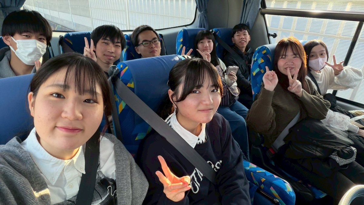 FreshManCamp_'s tweet photo. こんばんは
先日、1,2,3年でナガシマスパーランドと焼肉に行ってきました！

1年生にとって大学生活初の冬休み、羽伸ばせたかな？？
来年度はクリスマスが授業とか、、😂

2026年もフレッシュマンキャンプをどうぞよろしくお願いします。
皆様良いお年をお迎えください。
#フレキャン #中部大 https://t.co/44g65jKKQj
