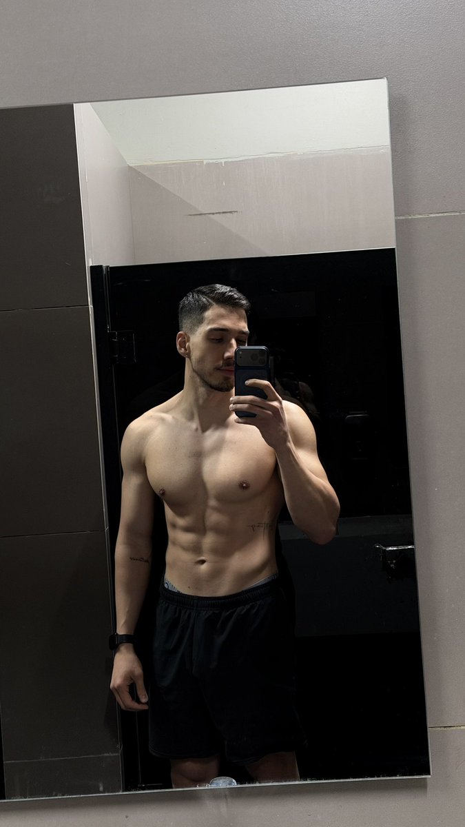 مربی فیتنس tweet media