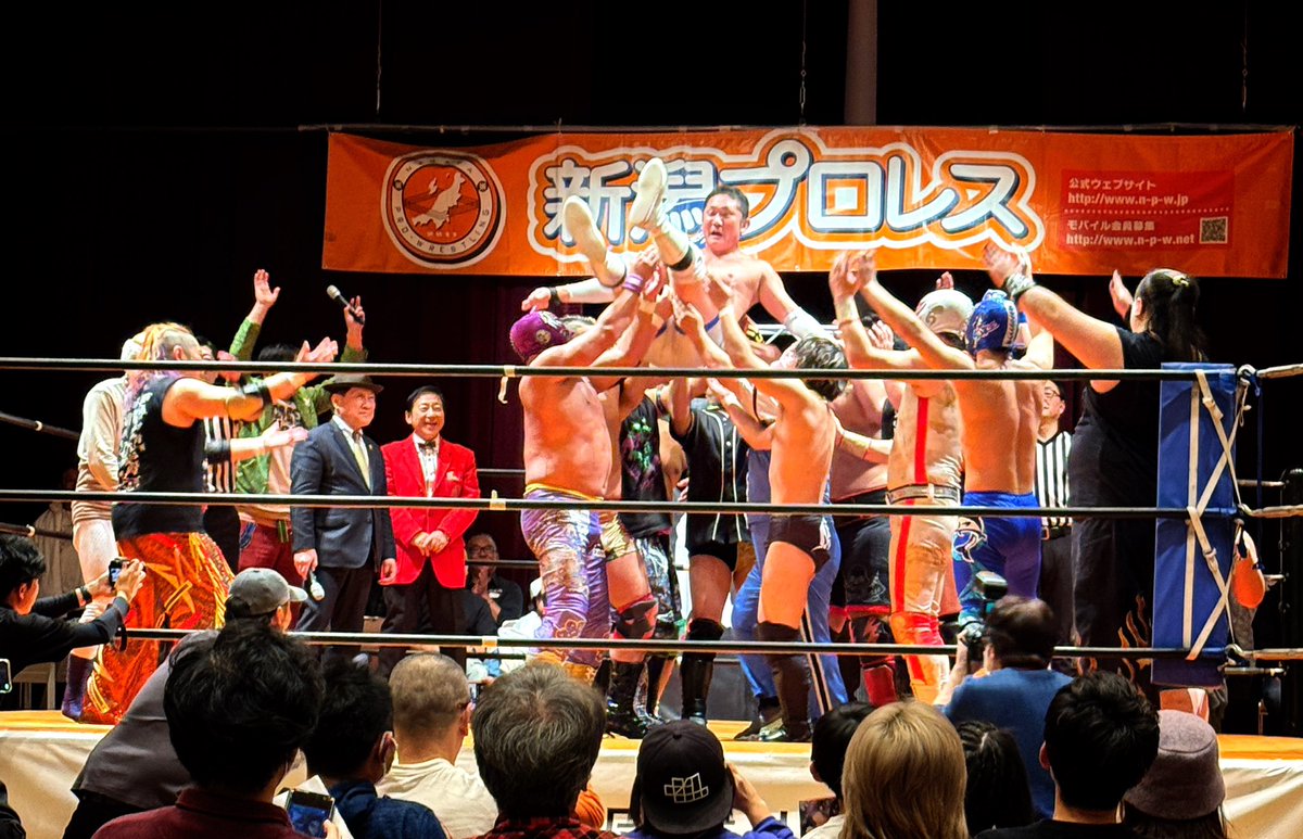 meguri16's tweet photo. 今年のプロレス納めは
12/20新潟プロレス
新潟市黒埼市民会館大会でした。
来年の新潟プロレスも楽しみ〜😆✨ https://t.co/LXHbTKLamz