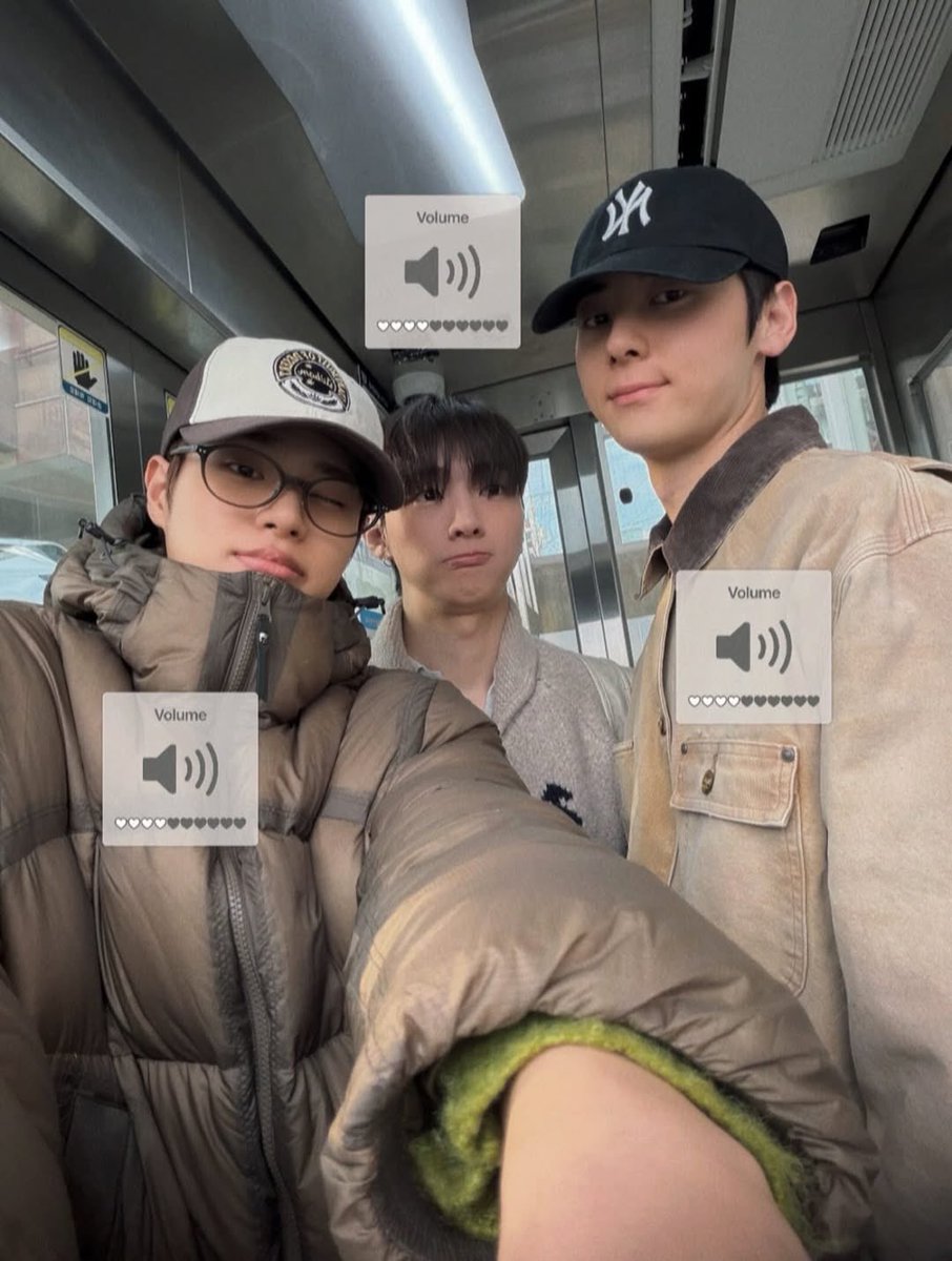 WANNABOND's tweet photo. 251229 Daehwi Instapost with Minhyun &amp; Jisung #이대휘 #황민현 #윤지성 

🦦: The cool hyungs who often treat me to meals and coffee 🩵 *insert Wanna One - Spring Breeze*

#WANNABOND #WannaOne #워너원 https://t.co/c5ldhbYwr7