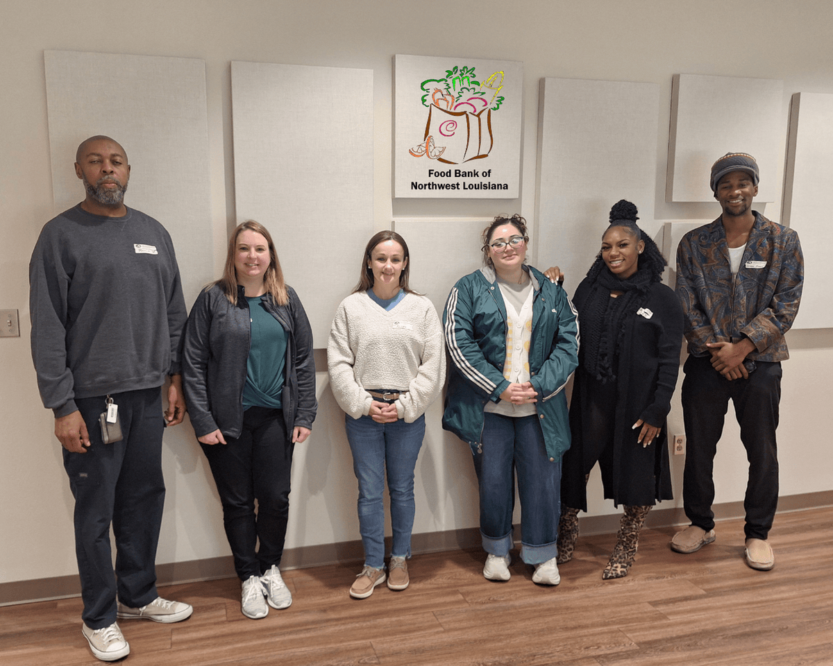 Feeding_LA's tweet photo. Feeding Louisiana’s NourishCorps AmeriCorps program has placed 11 Corps members at our member food banks, thanks to the help of Volunteer Louisiana! These members are helping neighbors connect to food and benefits, support distributions, and strengthen community outreach. https://t.co/cLl5tBdb5u