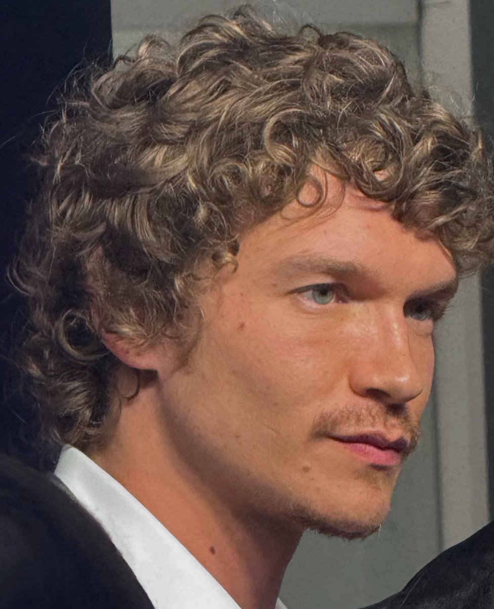 sevikasstrap's tweet image. actually it will be this 🙏