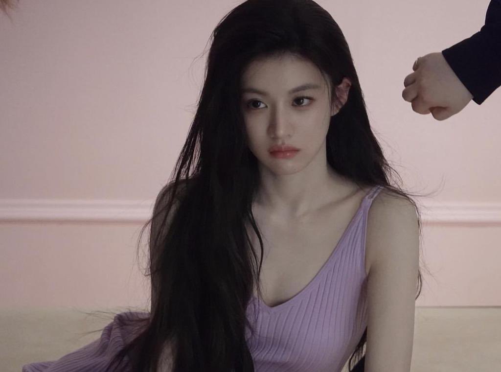 Jungie against the world 🐰 𖤐⤸₊ tweet media