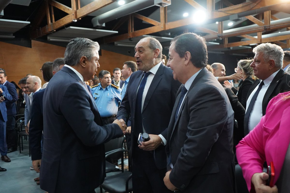 EL PRIMER CÓDIGO HECHO EN NEUQUÉN PARA LOS NEUQUINOS 

Hoy promulgamos el nuevo Código Procesal Civil y Comercial de la provincia, tras un trabajo que tomó en cuenta el aporte de cada una de las regiones para un nuevo modelo de justicia realmente republicano.

Este es el primer