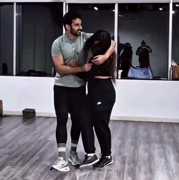 Noorie Being Shy Or What?! 😅😭♥️

#AbhiNoor