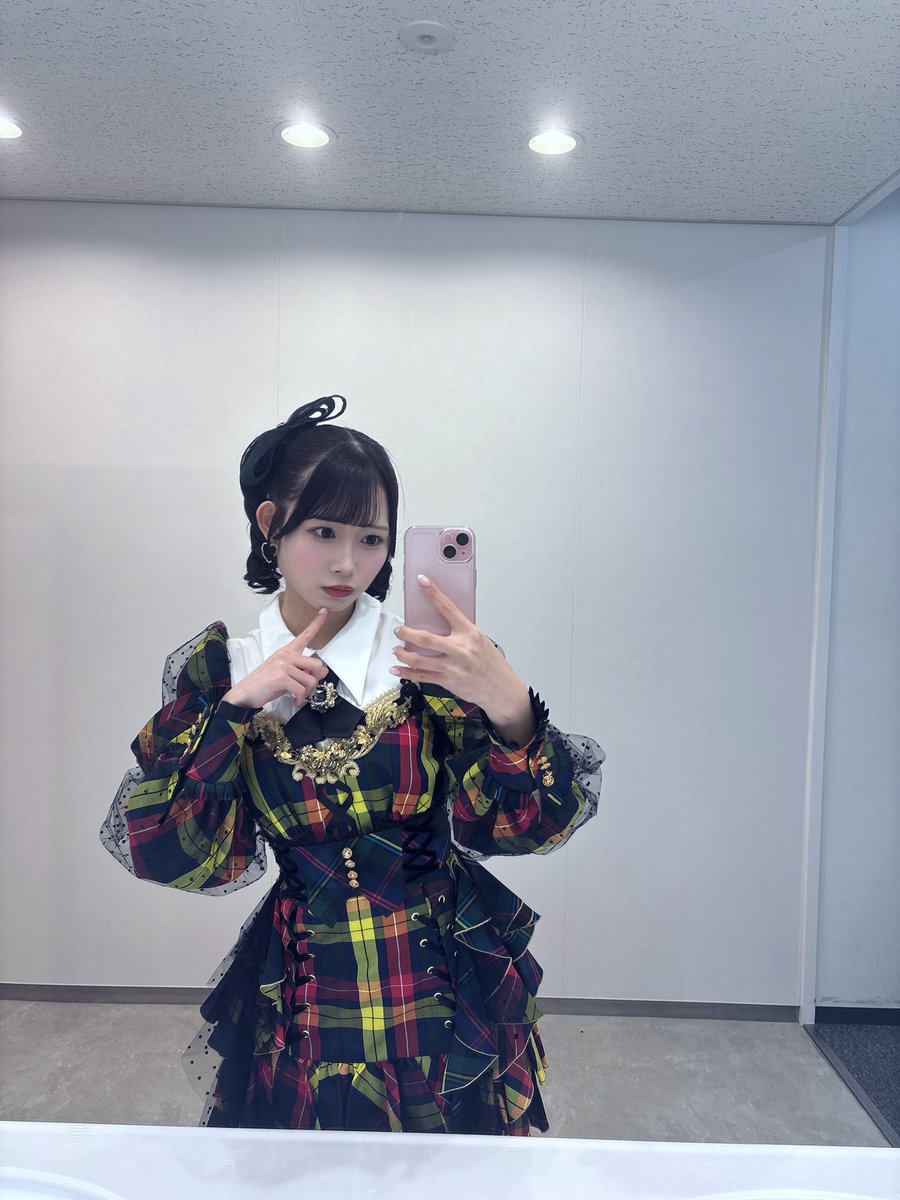 握手会の受付中🪄︎︎✨ 【残りわずか】 3／8(2部)サインB