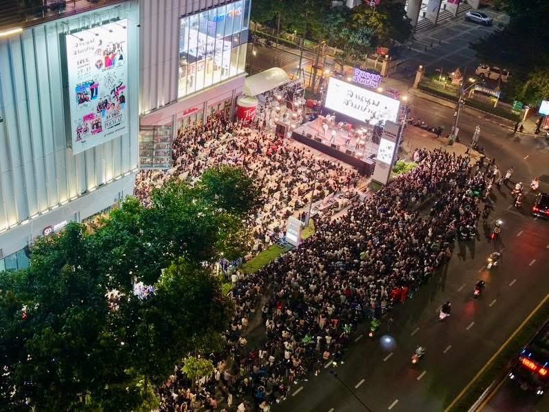 WeLoveTanont's tweet image. โอ้โหคุณ นนท์ธนนท์ สร้างตำนานที่ลานนมสามย่านอีกแล้ว😮

#ลานนม2025xNONTTANONT
#NONTTANONT  
#ลานนมสามย่าน
@tanont916