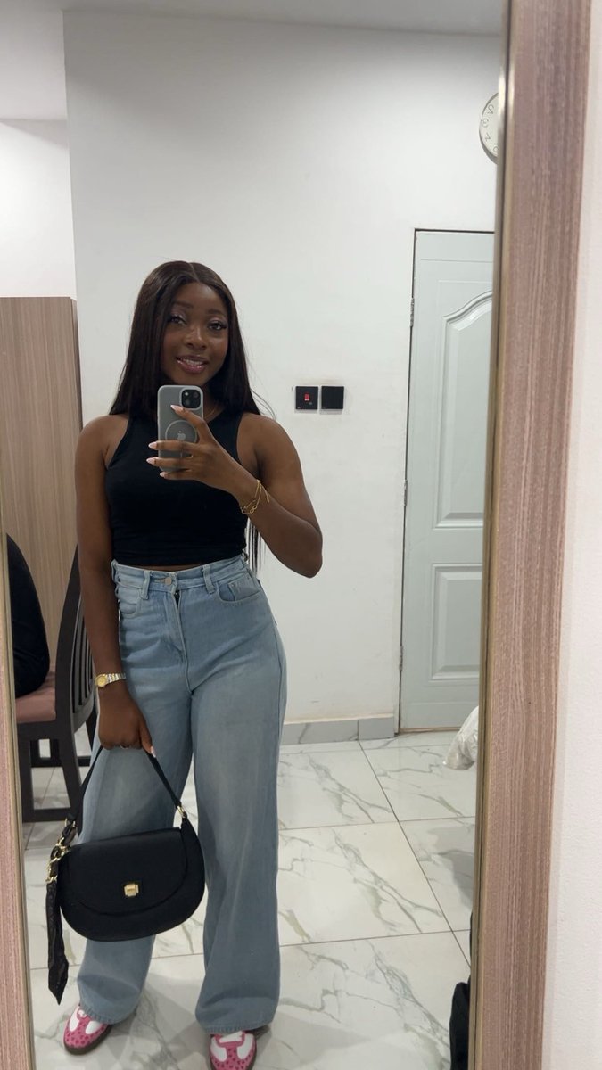 Oyinlade🦋 tweet media