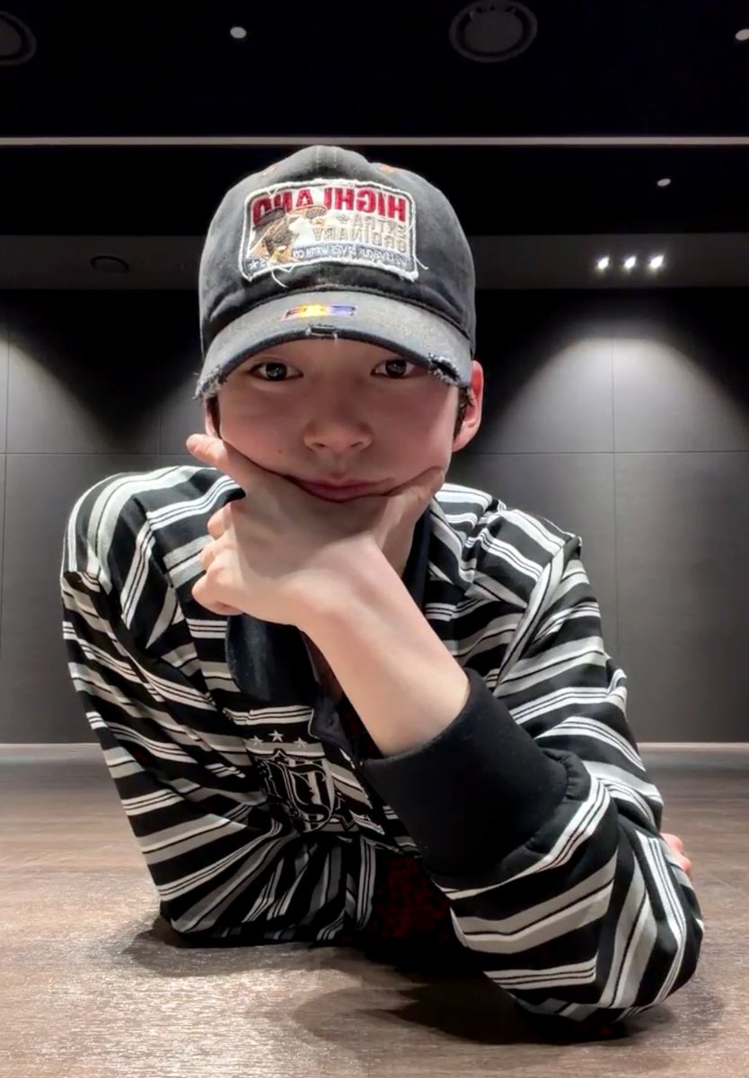 hak0ng's tweet image. ╭ ◜◝ ͡ ◜◝ ͡ ◜◝ ╮
  　춤 출까요
╰ ◟◞ ͜ ◟ ͜ ◟◞ ╯
       O
         °.