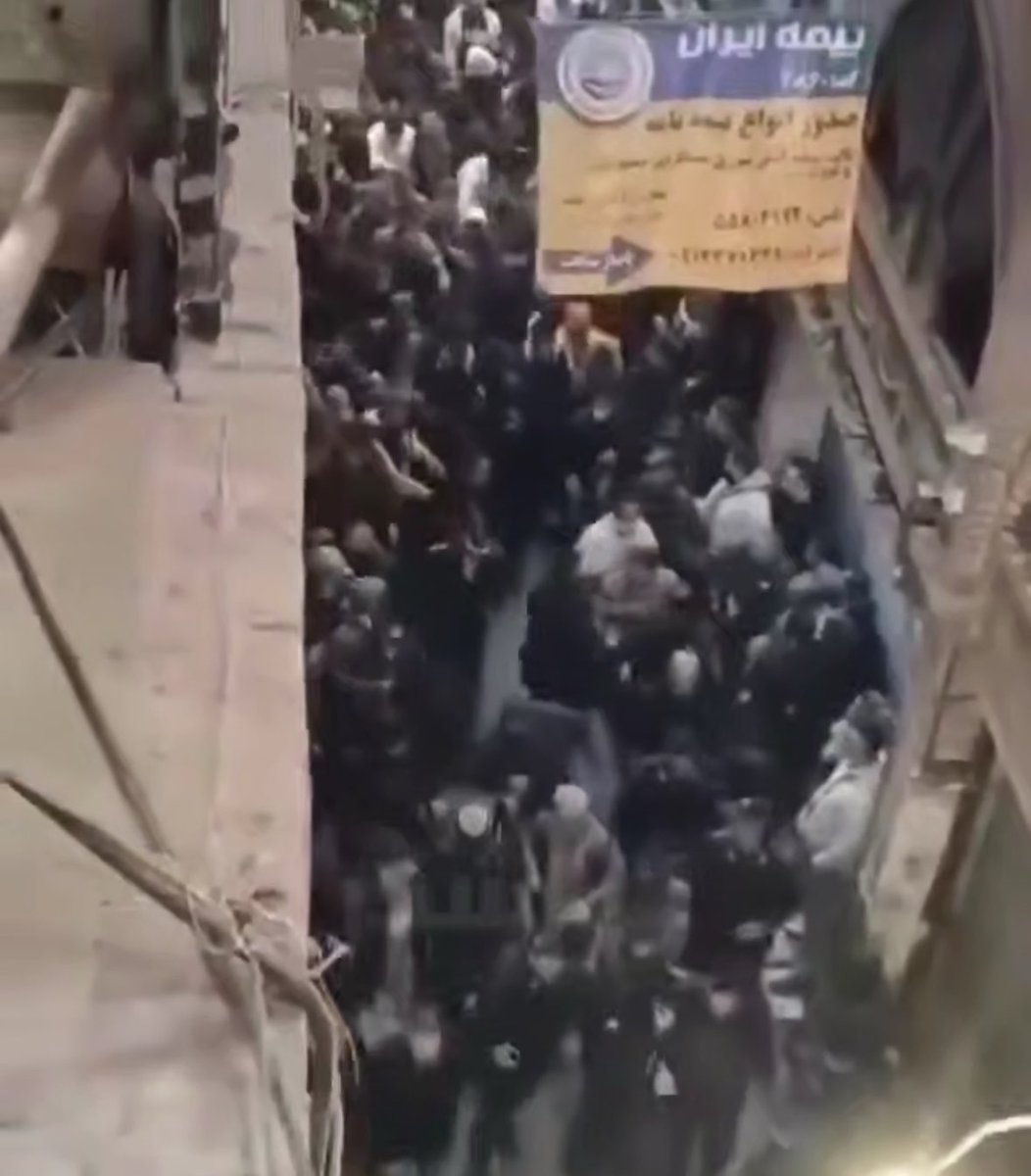 OrwellianTimes2's tweet image. #BreakingNews 🚨 Civil unrest in Iran, fueled by a worsening economic crisis, is spreading rapidly across multiple cities. The regime is increasingly alarmed. The people of Iran are suffering because of the regime's obsession with jihad.