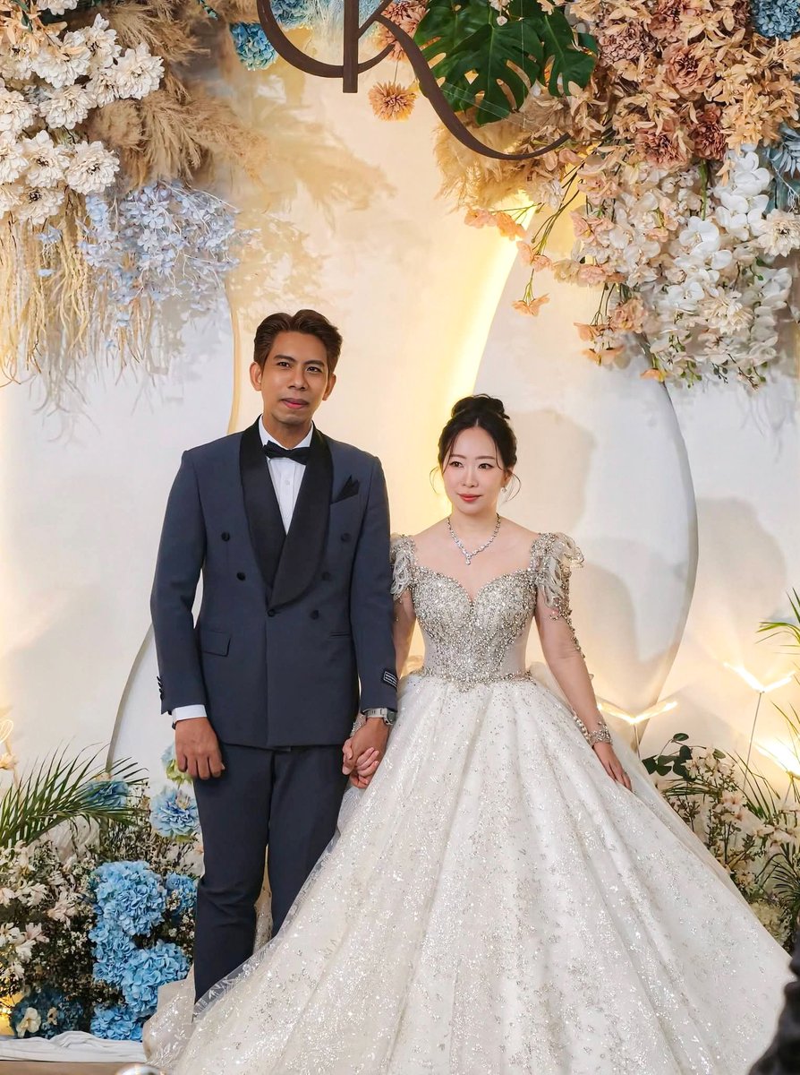 nuubeernaja's tweet image. พี่เป๊ก @peckpalit นุชของพี่เป๊กมีคนดูแลแล้วน้าา🥰 เค้าดูแลนุชเป็นอย่างดีเลย และ support การเป็นนุชของพี่เป๊กด้วยค่า ขอบคุณพี่นุช เพื่อนนุช น้องนุชทุกคน ที่มาร่วมแสดงความยินดี ครอบครัว702ของเราน่ารักและอบอุ่นเสมอ💙
//รักพี่เป๊กเหมือนเดิมนะค่า 😘 
//ชุดมาในธีมผีเสื้อของพี่เป๊ก🦋