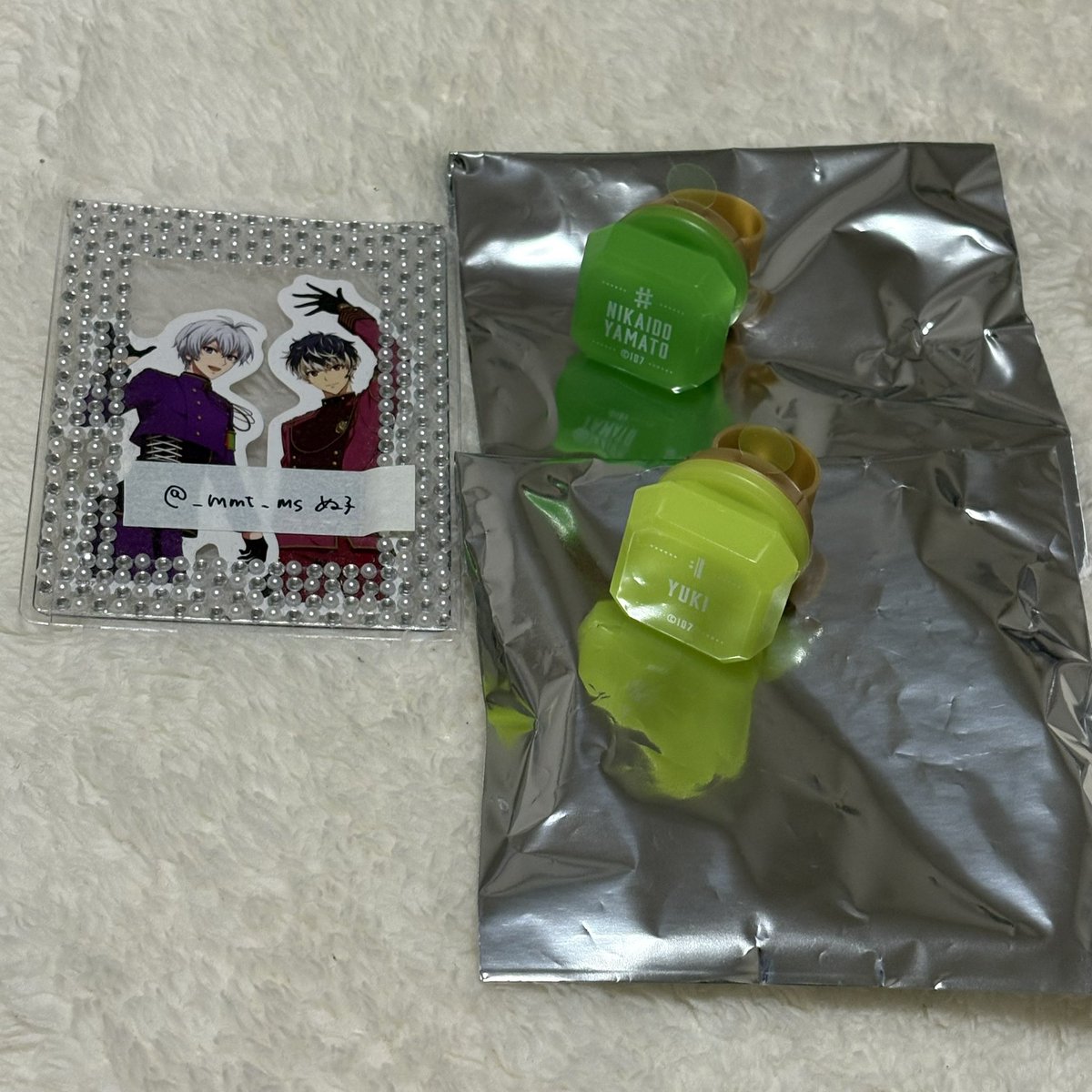 _mmt_ms's tweet photo. 【譲渡/交換】アイナナ 10周年 ①リングライト ②アクリル フォトカード

譲→①大和、千
　　②大和、三月、悠、虎於

求→①百>環
　　②百or壮五

郵送または1/12現地手渡し希望です。
検索からでもお気軽にお声掛けください。
よろしくお願いいたします。 https://t.co/hqo9WkbEwK