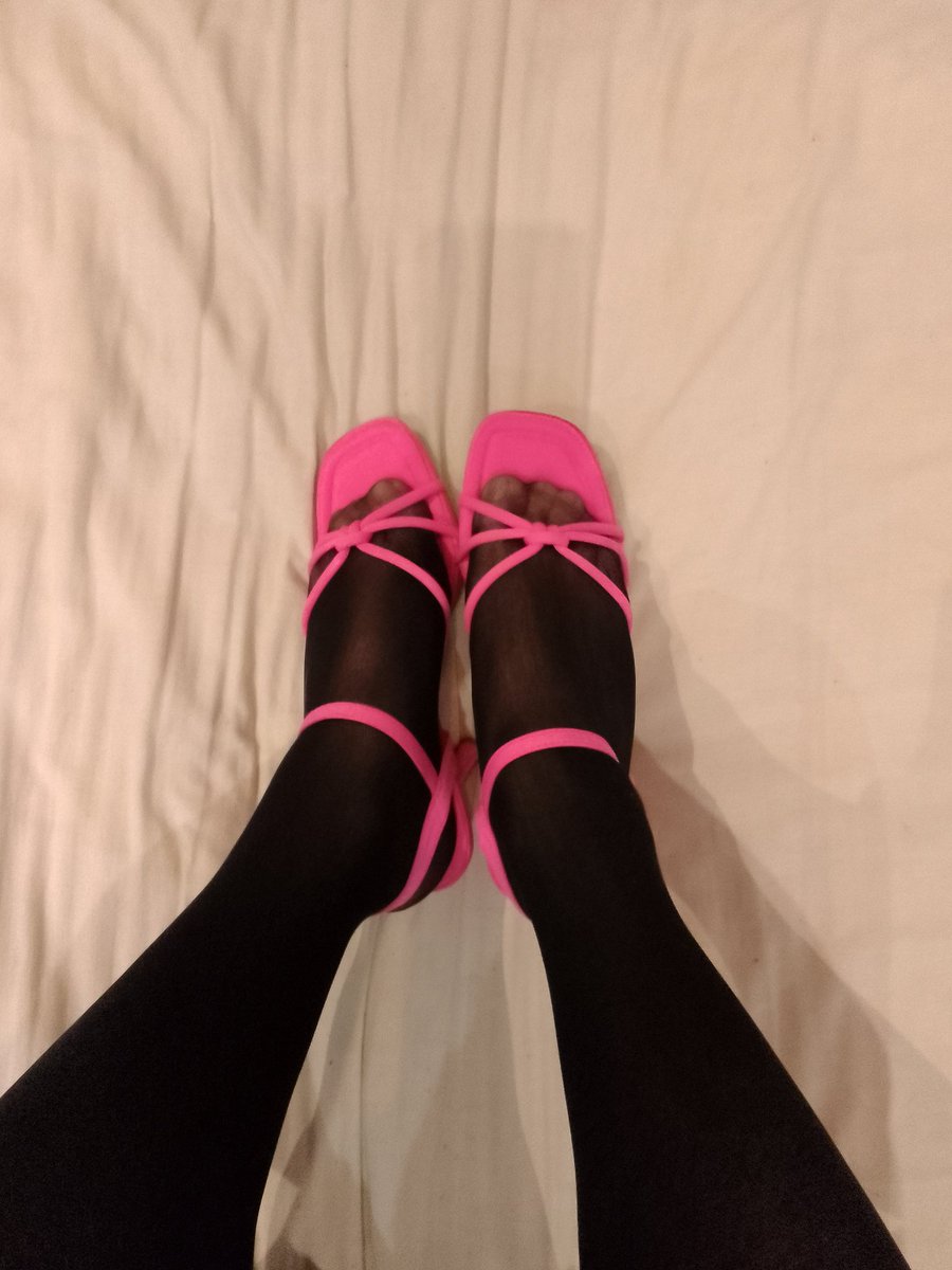 sissyfag761865's tweet photo. Sissy feet heels nylons https://t.co/GponTbcoBU