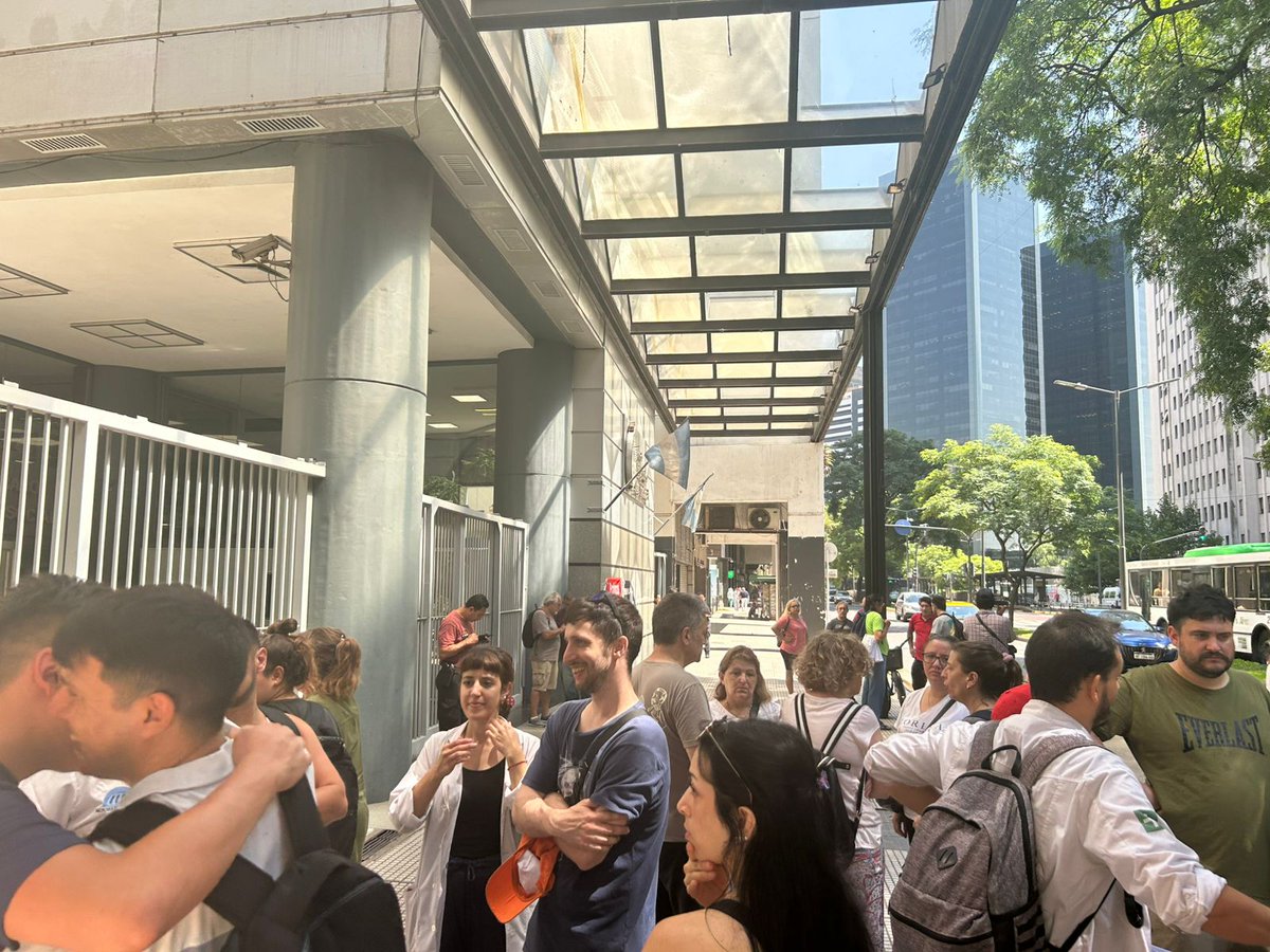 nestorpitrola's tweet image. Todo nuestro apoyo a los trabajadores de la Farmacia Dr. Ahorro que luchan por su puesto de trabajo. Que se abran las cuentas y se garantice la continuidad laboral.