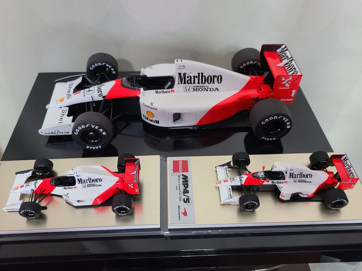 AUTOART製1/18マクラーレン・ホンダMP4/6日本GPアイルトン・セナ車