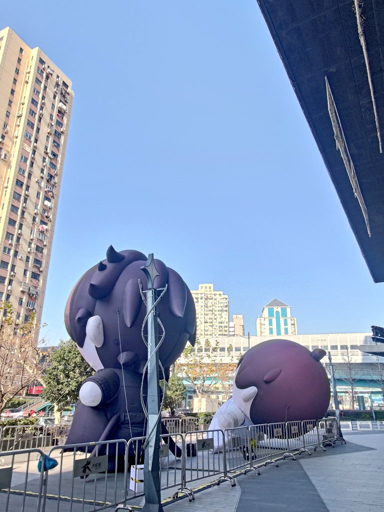 Today I went there and Kim Dokja is dying (not surprised)