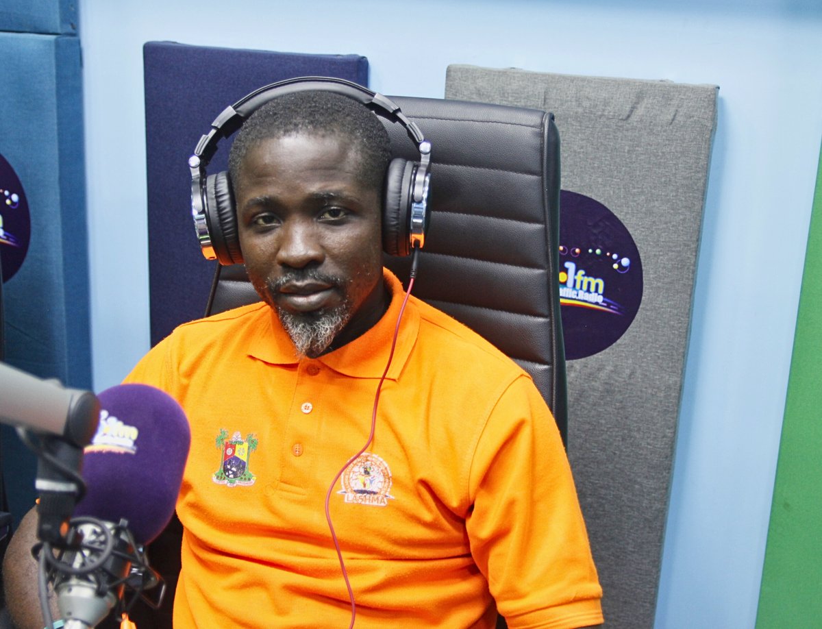 lagostraffic961's tweet image. Festivities are sweeter when your health is covered 🎄🏥

On ILERA EKO EXTRA, Akan Usen speaks with Mr. Olafimihan Oladapo on how Ilera Eko supports residents during the yuletide season.

Celebrate responsibly. Stay healthy.
#IleraEko #YuletideHealth #LagosTrafficRadio